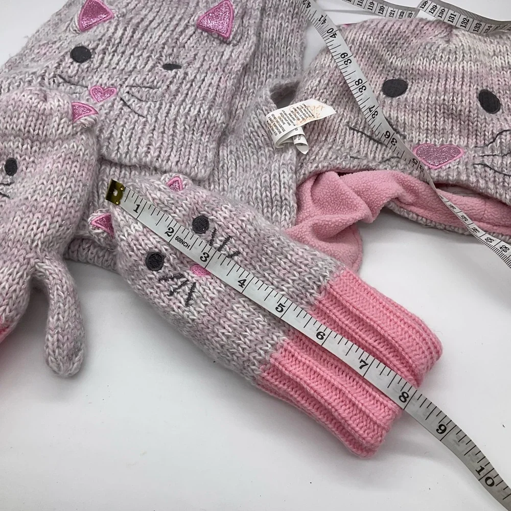 A CHILDRENS PLACE GIRLS KITTY BEANIE WITH MATCHING SCARF AND GLOVES‎